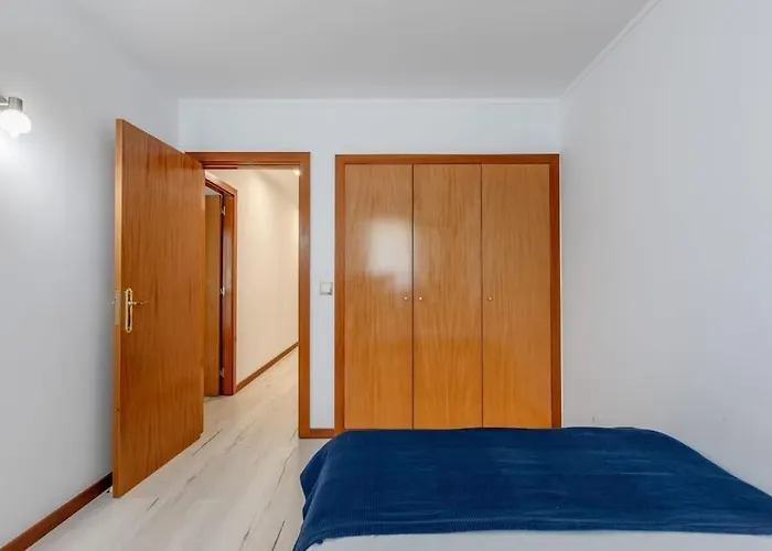 Spacious 3-Bedroom Condo In Lisbon