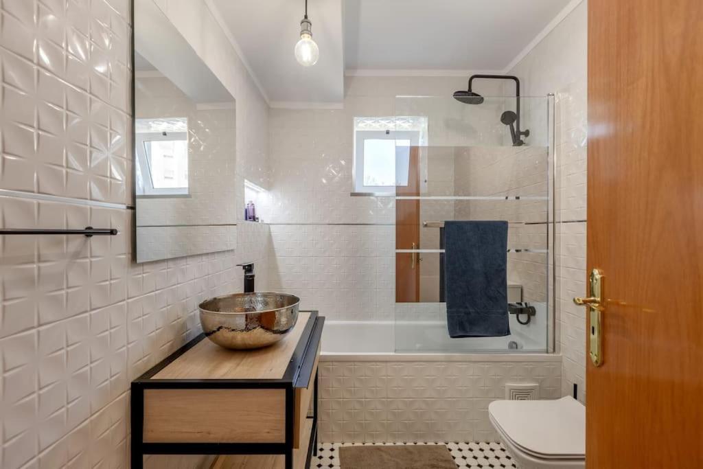 Spacious 3-bedroom In Appartement *