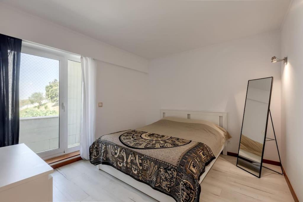 Spacious 3-bedroom In Apartment Lisbon