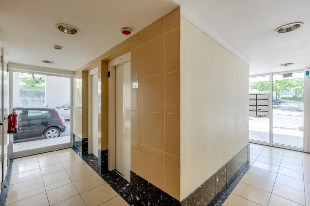 Spacious 3-bedroom In Apartment *